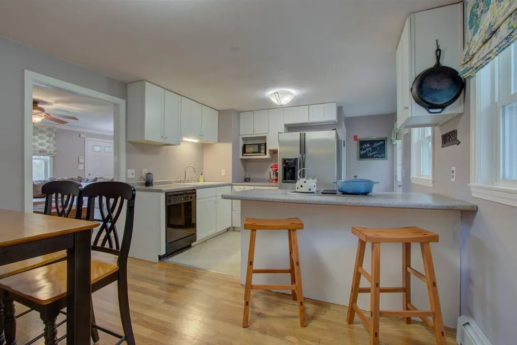 51 South Road North Hampton NH 03862