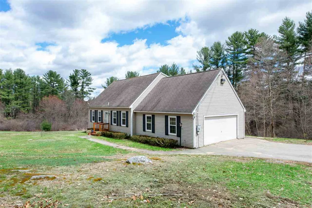 286 Oak Hill Road Barrington NH 03825