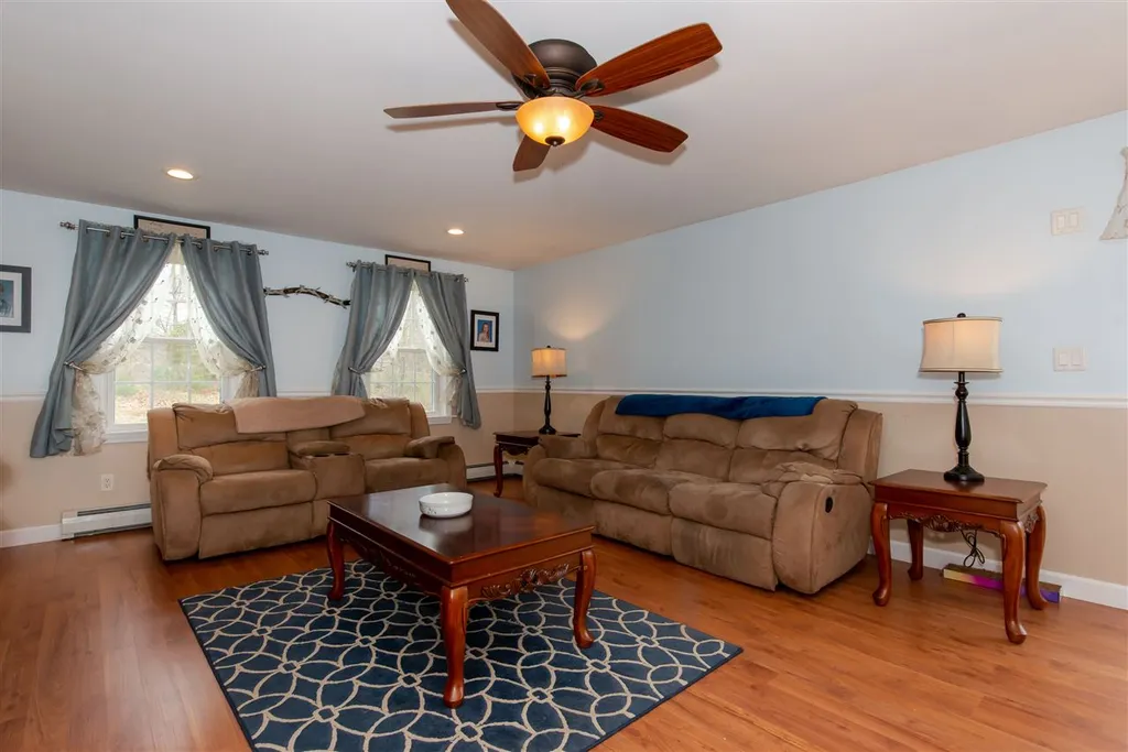 286 Oak Hill Road Barrington NH 03825