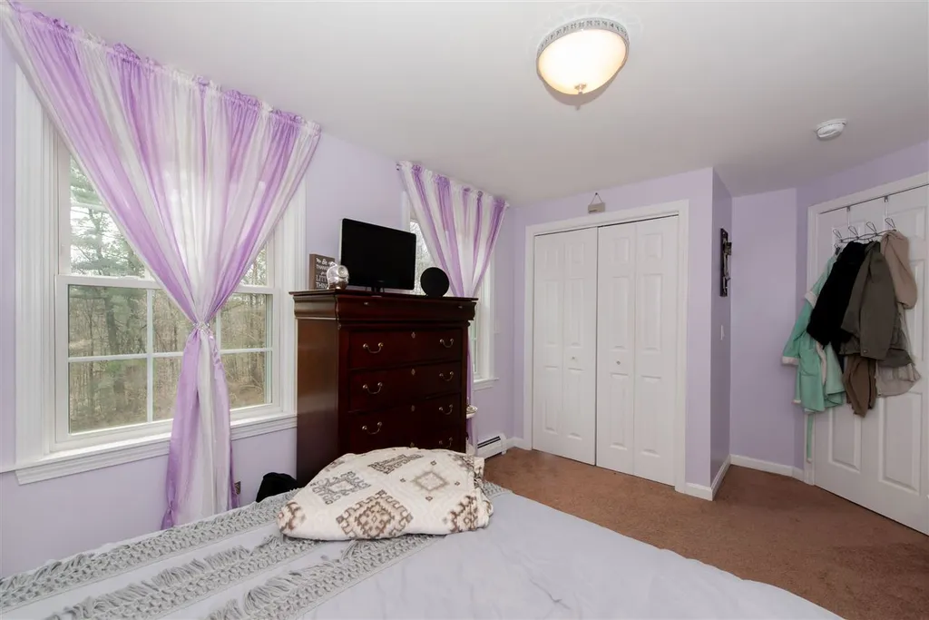 286 Oak Hill Road Barrington NH 03825
