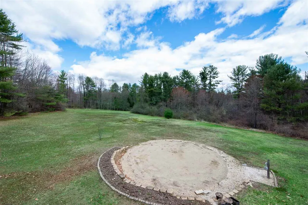 286 Oak Hill Road Barrington NH 03825