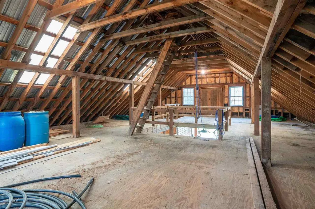 627 Haverhill Road Chester NH 03036