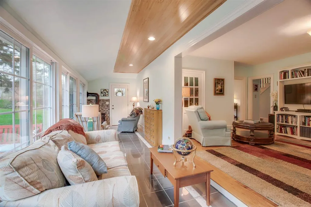 627 Haverhill Road Chester NH 03036