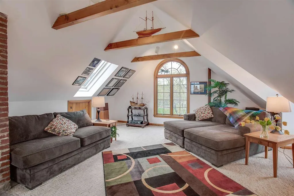 627 Haverhill Road Chester NH 03036