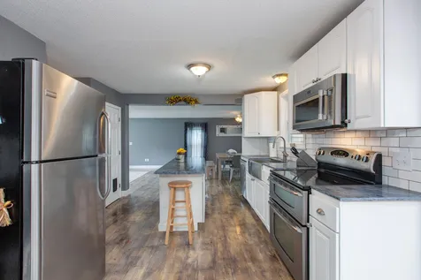 29 Wright Road Derry NH 03038