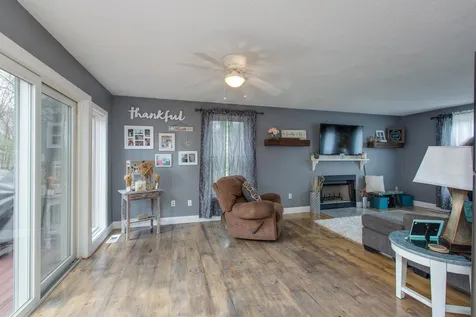 29 Wright Road Derry NH 03038