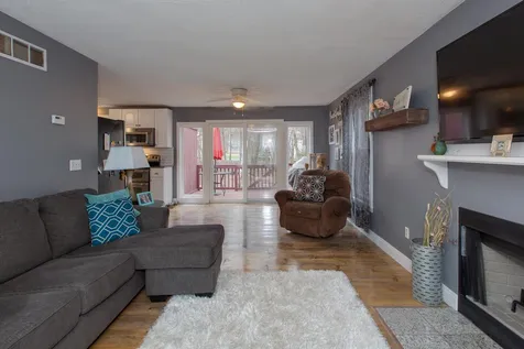 29 Wright Road Derry NH 03038