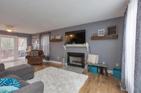 29 Wright Road Derry NH 03038