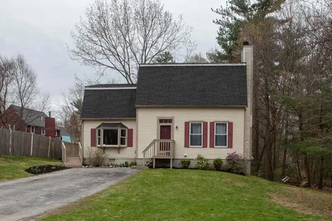 29 Wright Road Derry NH 03038