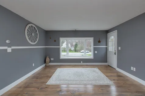 29 Wright Road Derry NH 03038