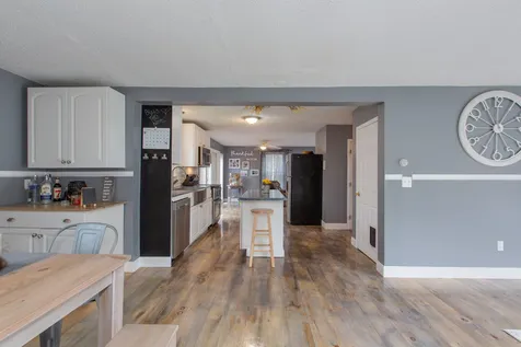29 Wright Road Derry NH 03038