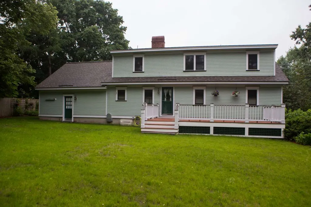 15 Towle Avenue Exeter NH 03833
