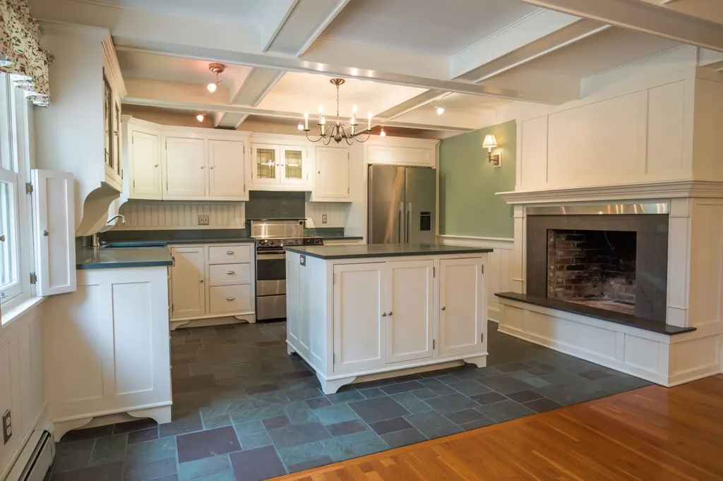15 Towle Avenue Exeter NH 03833