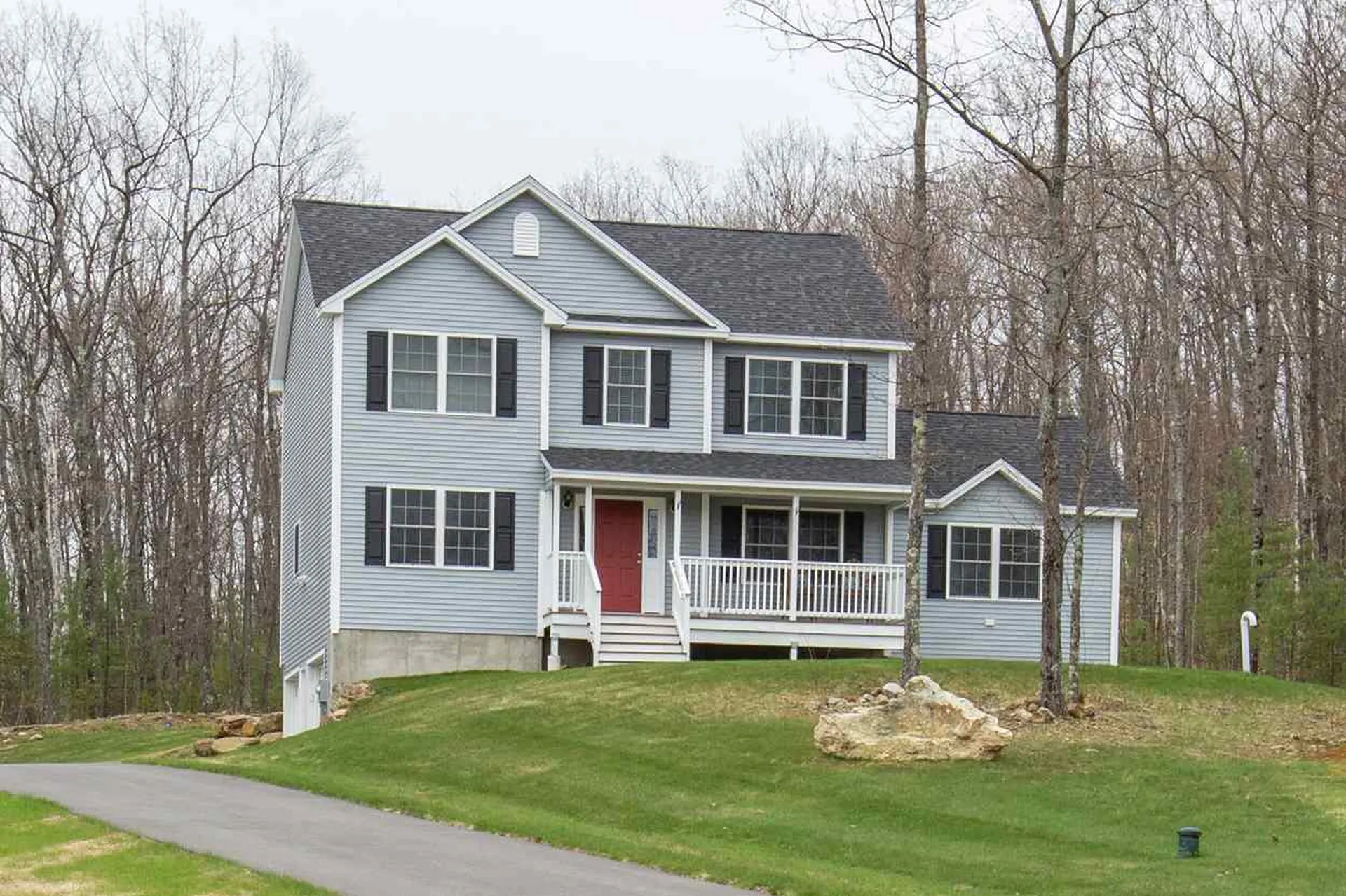 24 Pearl Drive Hooksett NH 03106
