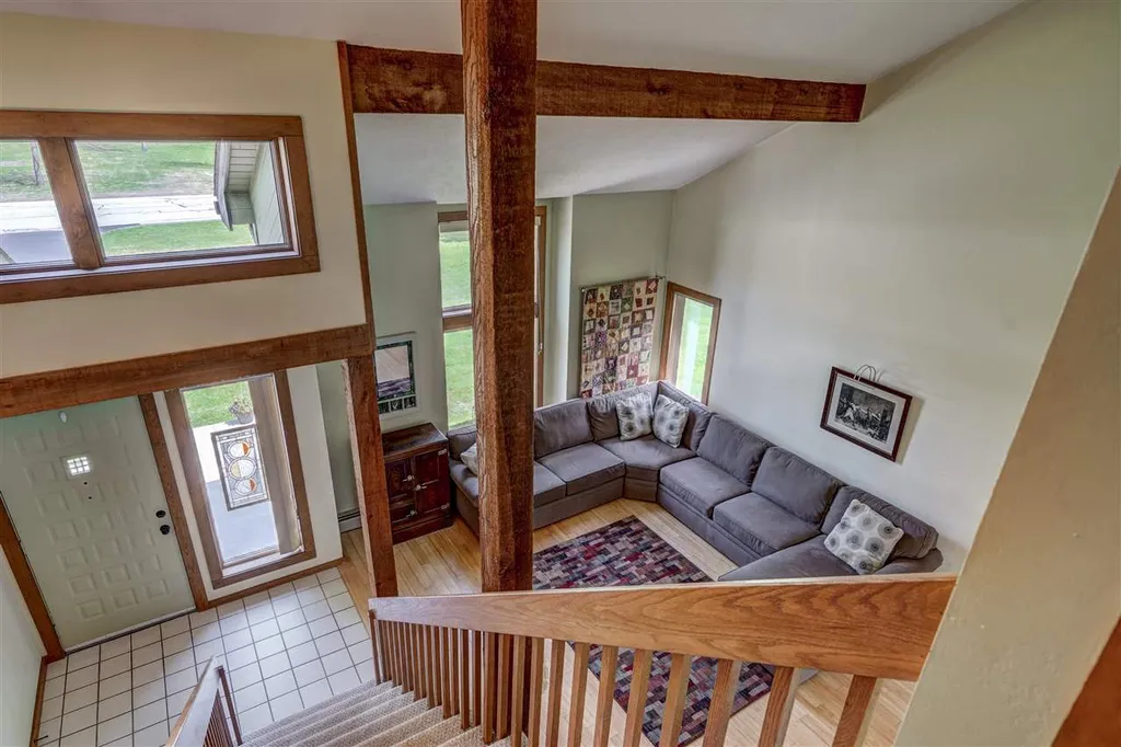 8 Meadowcrest Road Hooksett NH 03106