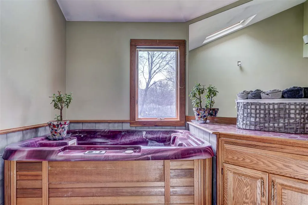 8 Meadowcrest Road Hooksett NH 03106