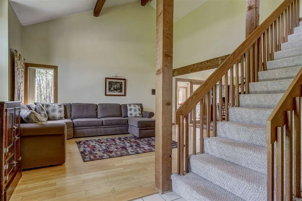 8 Meadowcrest Road Hooksett NH 03106