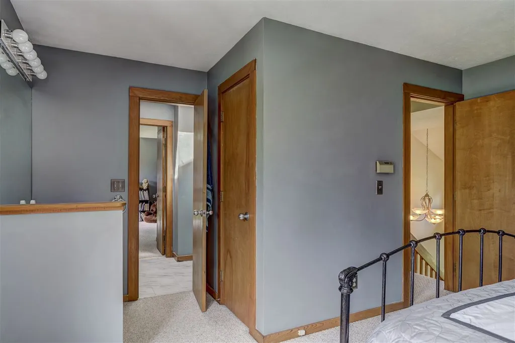 8 Meadowcrest Road Hooksett NH 03106