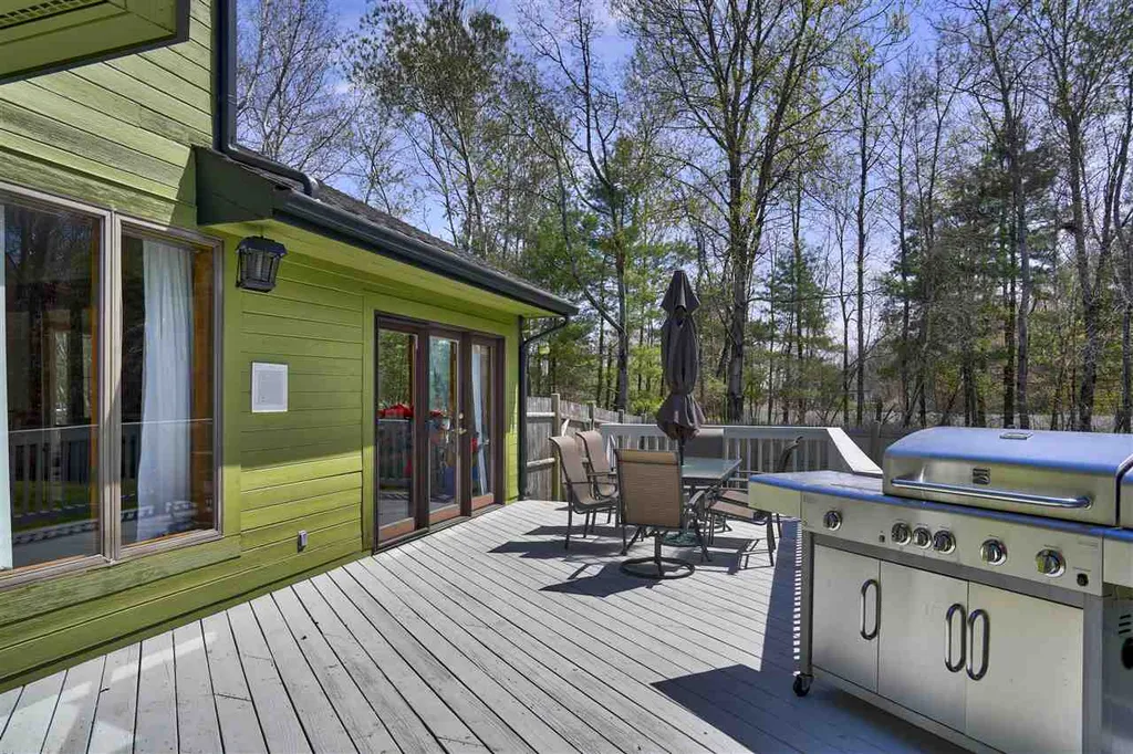 8 Meadowcrest Road Hooksett NH 03106