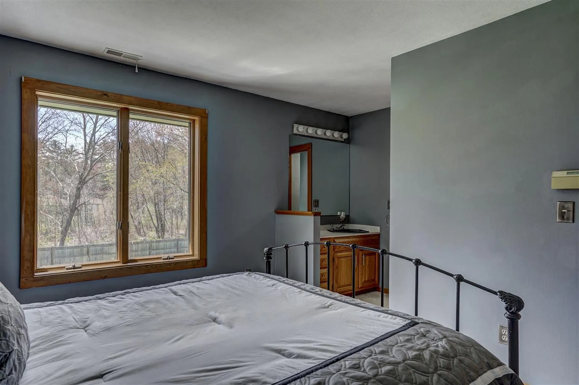 8 Meadowcrest Road Hooksett NH 03106