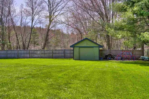 8 Meadowcrest Road Hooksett NH 03106