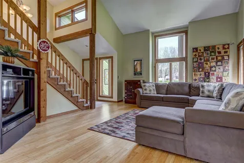8 Meadowcrest Road Hooksett NH 03106