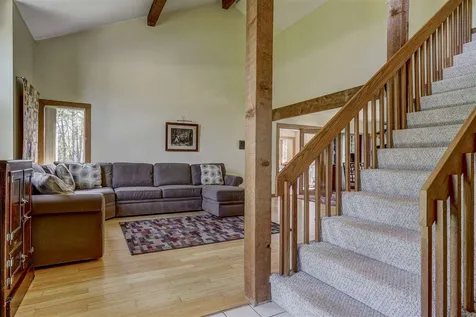 8 Meadowcrest Road Hooksett NH 03106