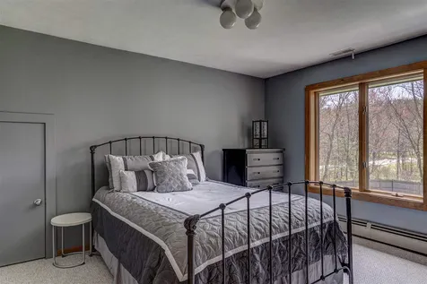 8 Meadowcrest Road Hooksett NH 03106