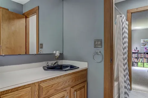 8 Meadowcrest Road Hooksett NH 03106