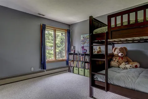 8 Meadowcrest Road Hooksett NH 03106