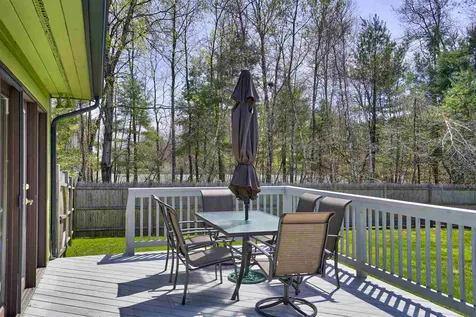8 Meadowcrest Road Hooksett NH 03106