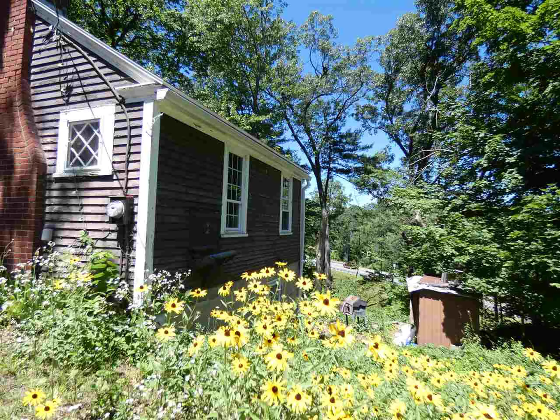 9 Hillcrest Circle Nashua NH 03064