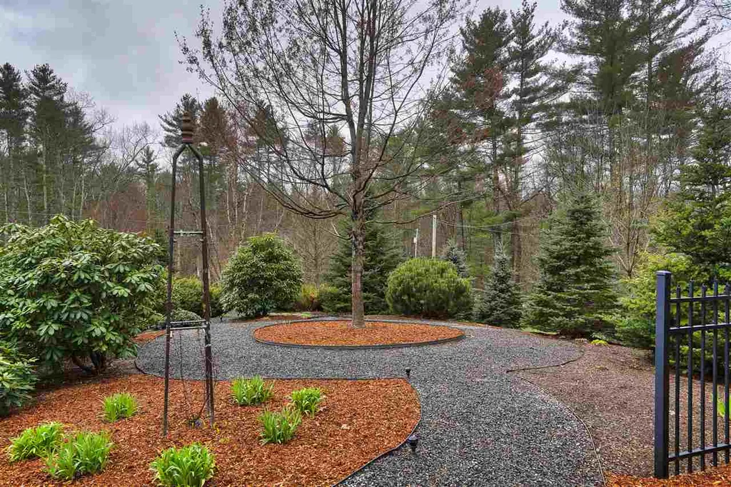 191 Beals Road Bedford NH 03110