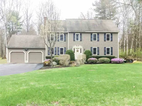 52 Holstein Avenue Londonderry NH 03053