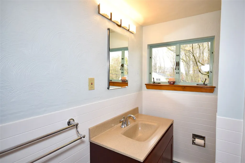 6 Woodland Road Dover NH 03820