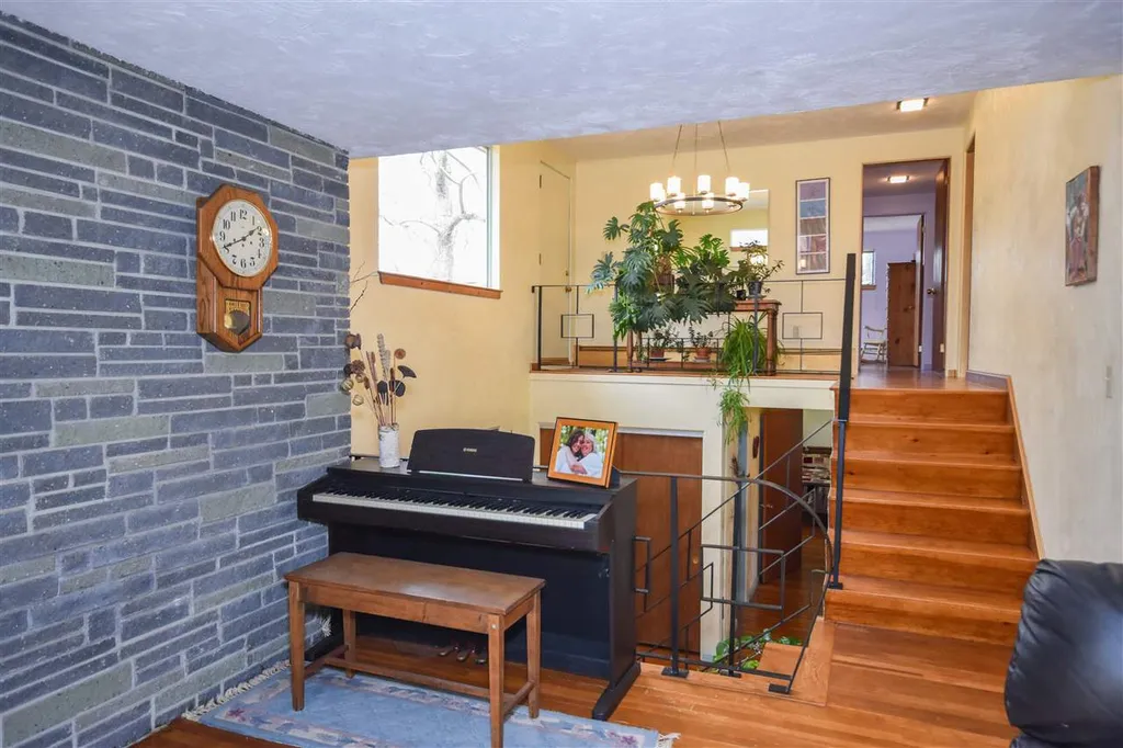 6 Woodland Road Dover NH 03820