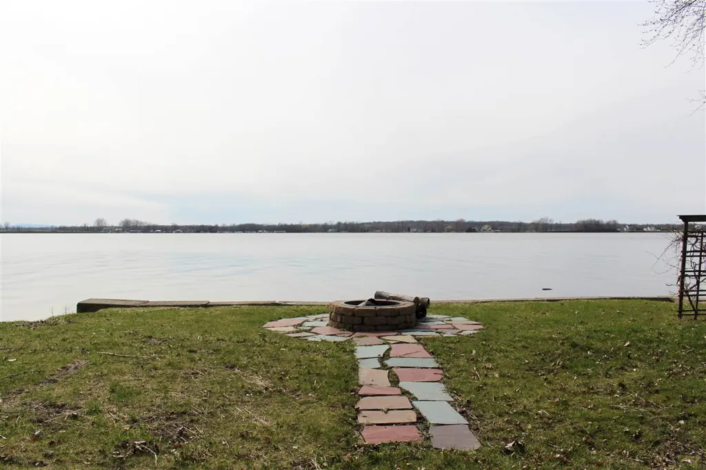 113 Oakridge Lane North Hero VT 05474
