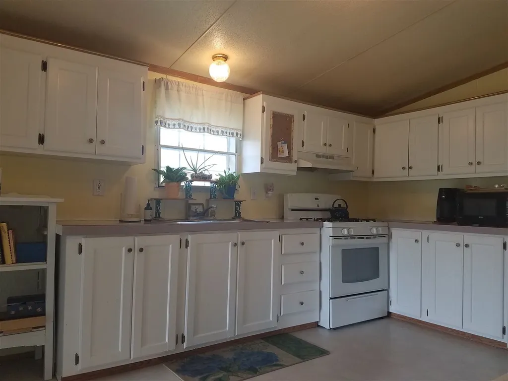 37 Wood Lane Alburgh VT 05440