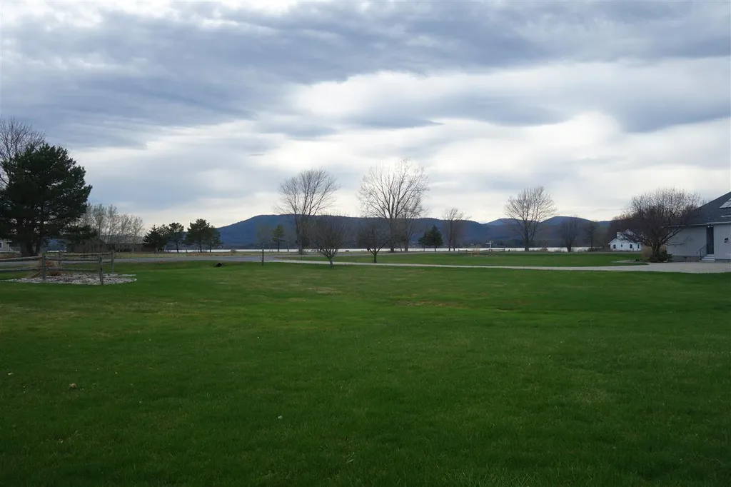 765 Goose-bay Drive Bridport VT 05734
