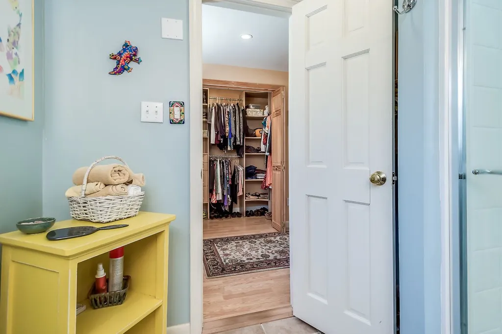 18 James Farm Road Lee NH 03861