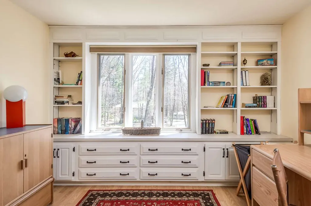 18 James Farm Road Lee NH 03861