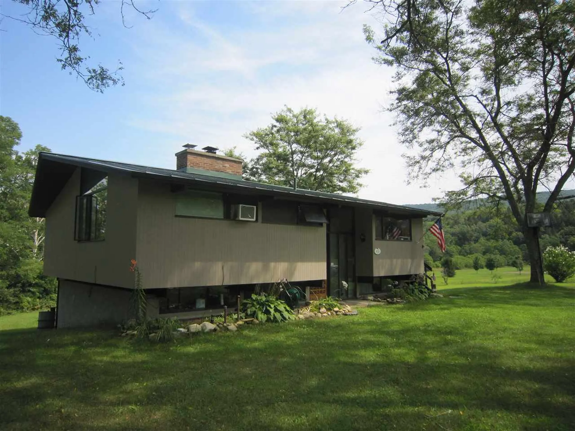 410 River Road Newfane VT 05345