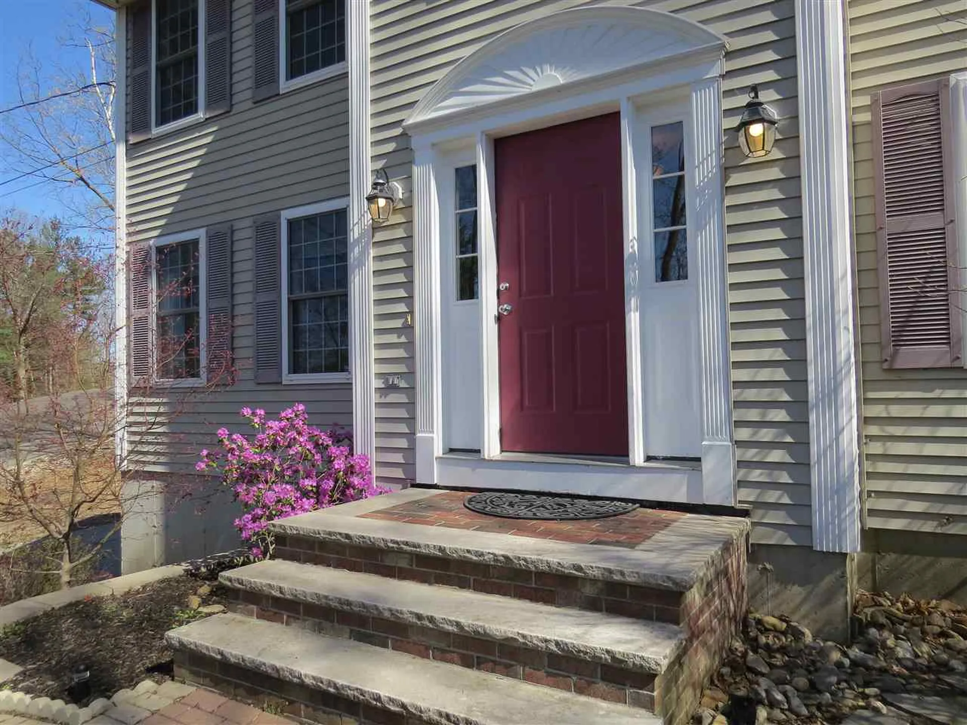 83 Pond Street Newton NH 03858
