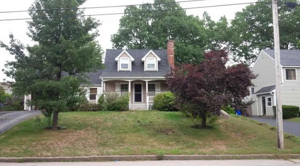 240 Hoyt Street Manchester NH 03103