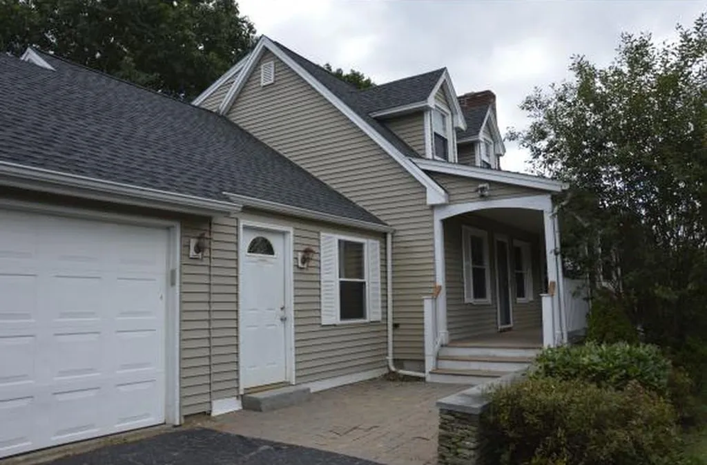 240 Hoyt Street Manchester NH 03103