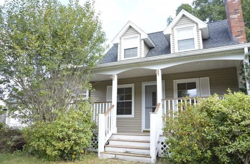 240 Hoyt Street Manchester NH 03103