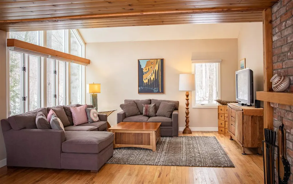 236 Lucy's Lane Charlotte VT 05445