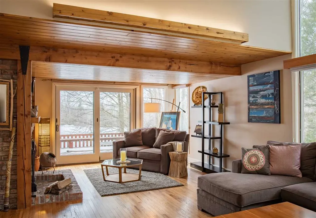 236 Lucy's Lane Charlotte VT 05445