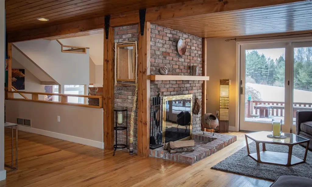 236 Lucy's Lane Charlotte VT 05445
