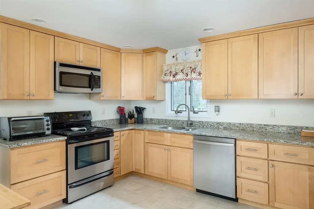 12 Mary Batchelder Road Hampton NH 03842